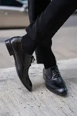 Trong giới hiện nay dòng giày nào được ưa chuộng nhất?